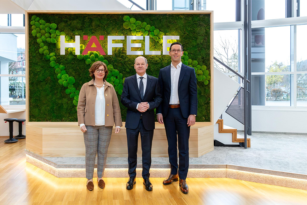 Bondskanselier Olaf Scholz bezoekt hoofdkantoor Häfele en ervaart duurzame ruimteconcepten